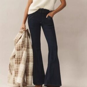 NWOT Anthropologie Pilcro Puddle Mid-Rise Dark Wash Flare Jeans 🔥